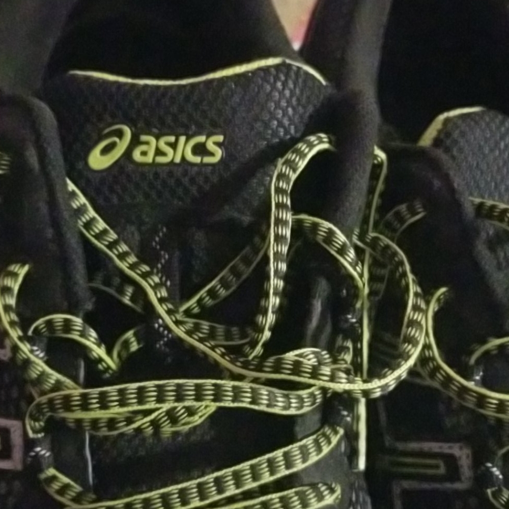 Sneakers - Picture 6 of 7